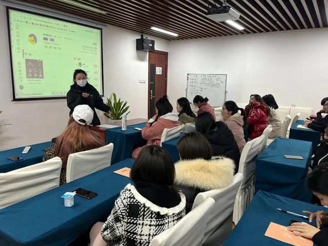 花椒直播赚钱容易吗，花椒直播赚钱容易吗知乎？