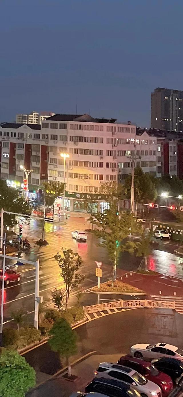 发朋友圈的下雨视频不带标记，发朋友圈的下雨视频不带标记怎么弄？